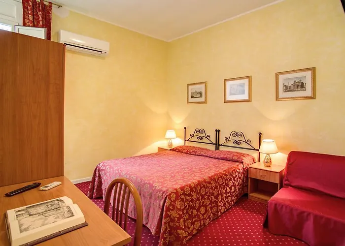 Monti - 3* Rome
